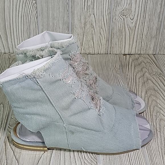 Bamboo Cure Light Wash Denim Ankle Peep Toe Booties Womens Size 7 NEW - Picture 3 of 13